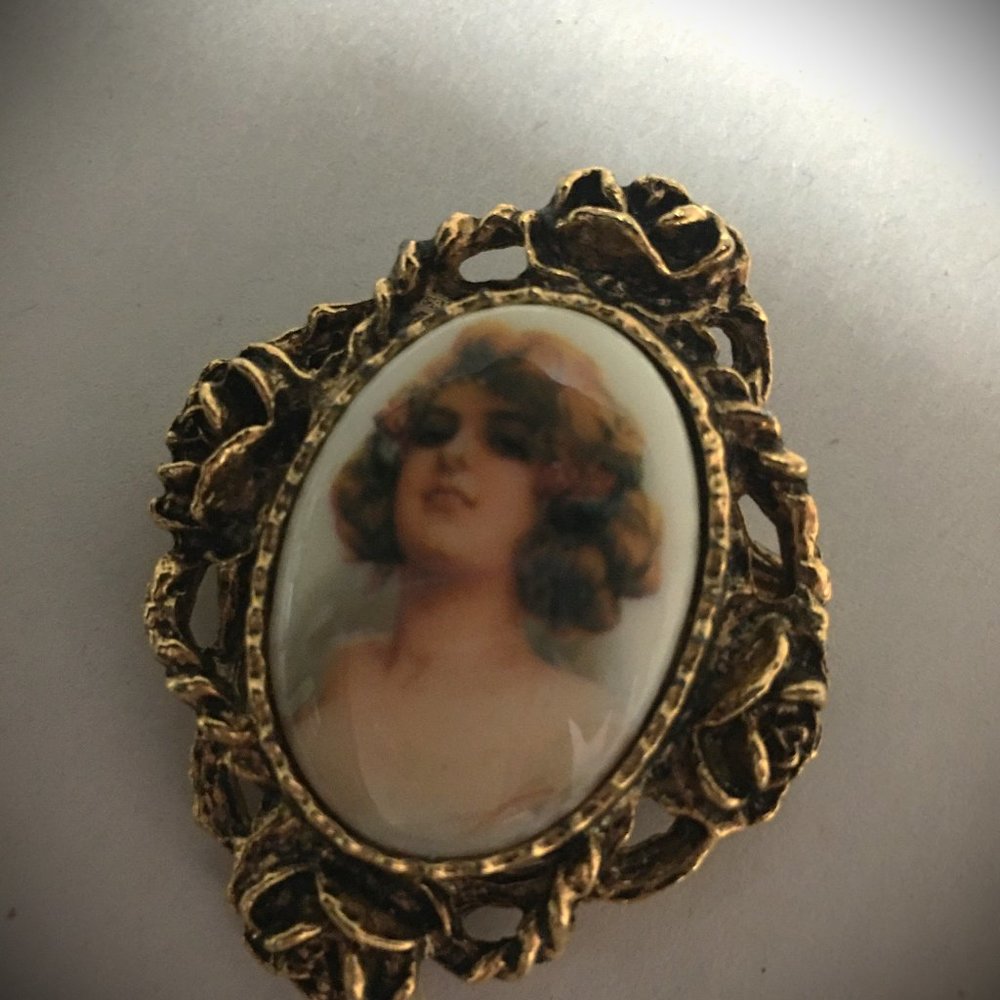 Estate Sale Treasure: Vintage Victorian style portrait on porcelain brooch pin